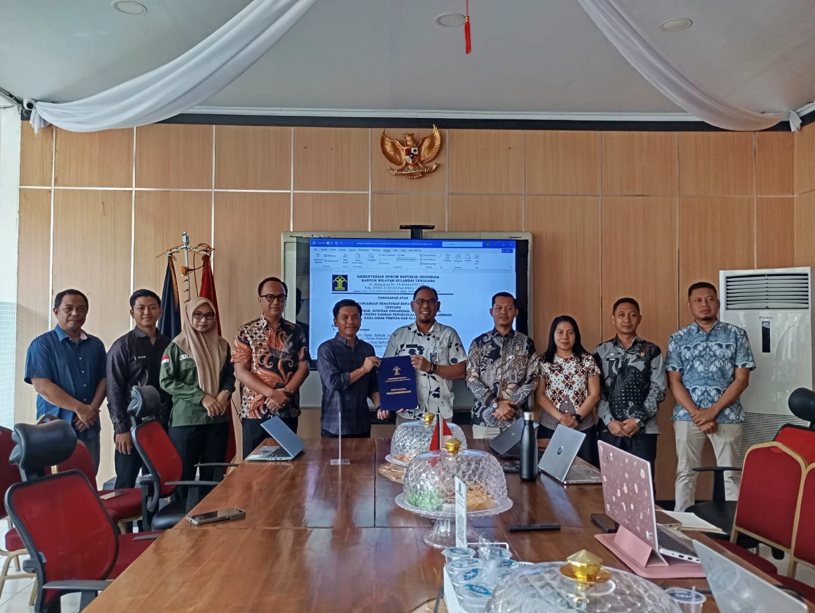 Kemenkum Sultra Harmonisasi Raperbup UPTD Pasar Induk Pangan Anggalomoare | LPP RRI