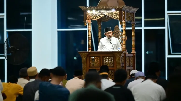 Wagub Sultra Hugua Safari Ramadhan di Masjid Al Alam