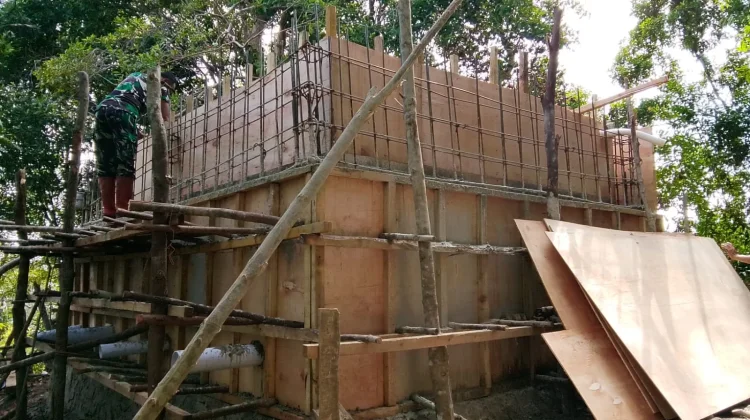 Satgas TMMD 127 Kendari Pasang Papan Mal Bak Air