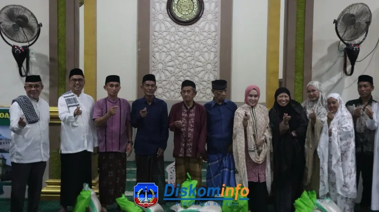 Safari Ramadan di Toari, Bupati Kolaka Salurkan Bantuan Sosial