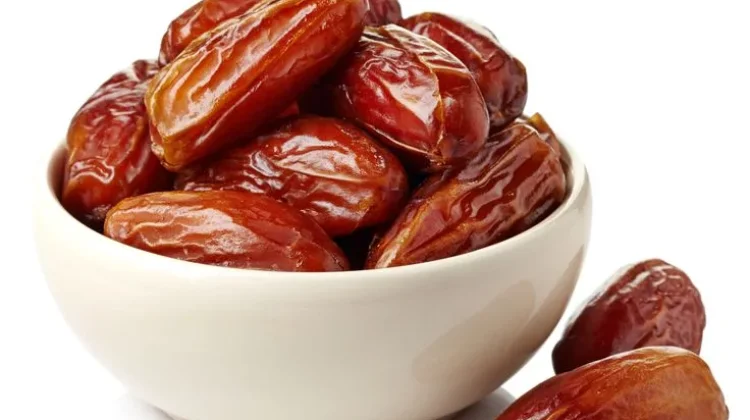 Cerdas Memilih Buah Kurma Dipasaran