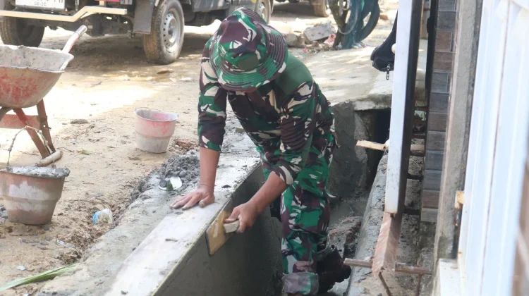 Satgas TMMD Kendari Mulai Plester Drainase di Anggoeya