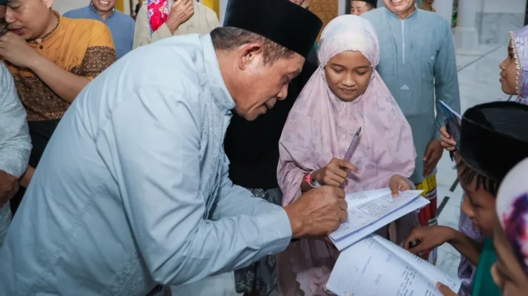Wagub Sultra Laksanakan Safari Ramadan di Kolaka Timur