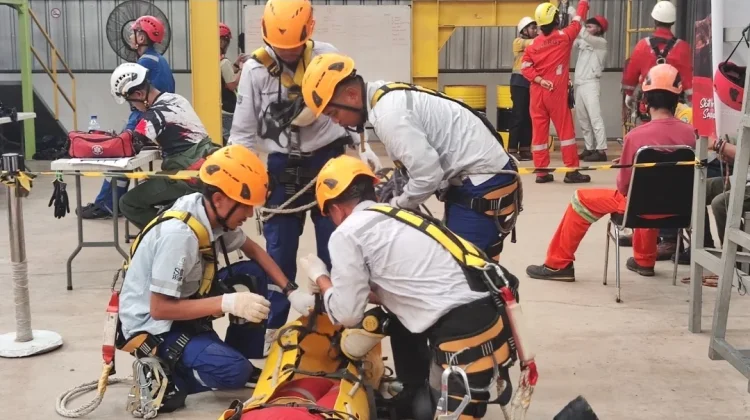 ERT PT DSSP Power Kendari Juara DDPI Safety Training & Rescue Competition 2026