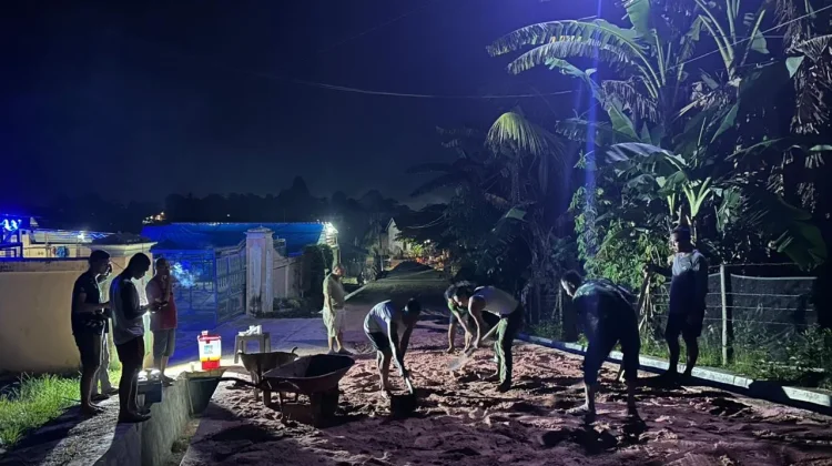 Satgas TMMD Kendari Lembur Malam Rampungkan Paving Blok