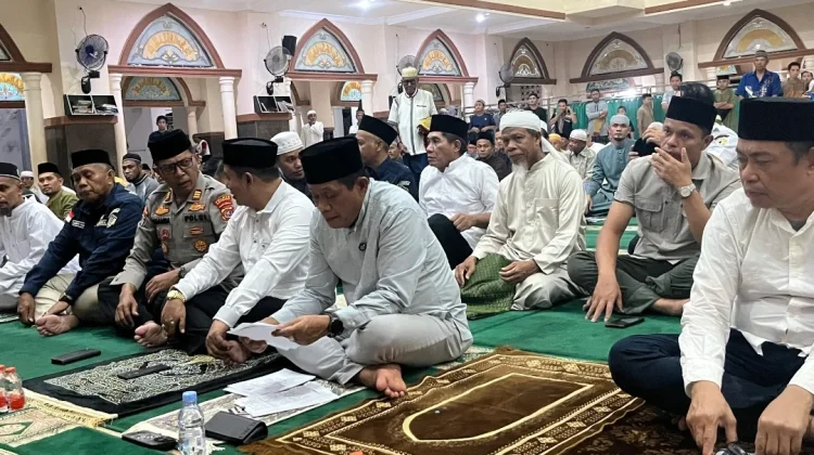 Wagub Sultra Hugua Ajak Warga Bombana Perkuat Takwa dan Kepedulian
