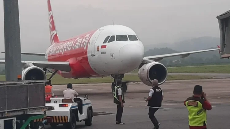 Maskapai Indonesia AirAsia Lakukan Penerbangan Perdana  di Kendari