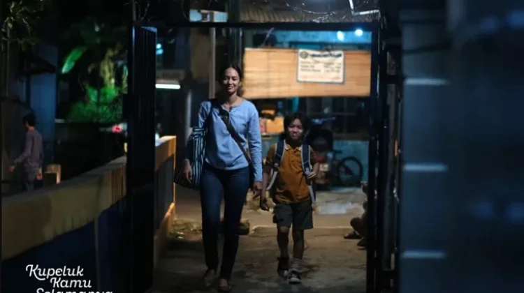 Drama Kupeluk Kamu Selamanya Siap Tayang April  Film Kupeluk Kamu Selamanya Soroti