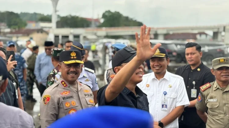 Kapolda Sultra Dampingi Gubernur Lepas Mudik Gratis di Pelabuhan Nusantara
