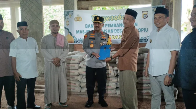 Kapolda Sultra Bantu Pembangunan Masjid Al Ihsan Anggopiu