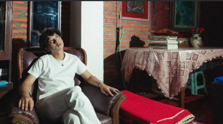 Si Bungsu, Debut Solo Karir Sambadha