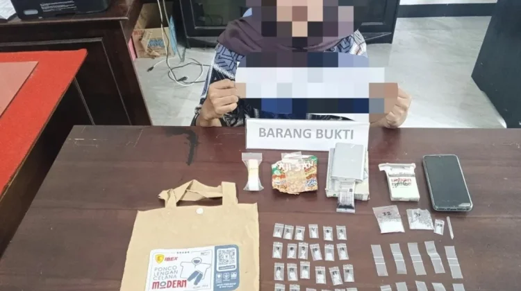 Wanita Pengedar Sabu di Kendari Diamankan Petugas