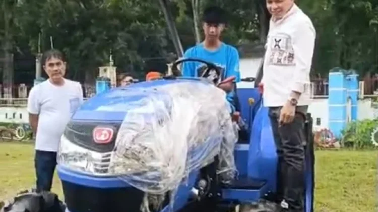 Bupati Konawe Salurkan Alsintan Dukung Sektor Pertanian