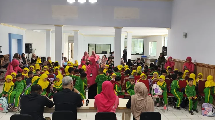 Outing Class TK Alkautsar Kendari Edukasi Penyiaran di RRI