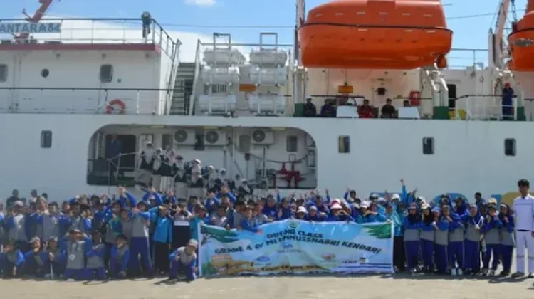 KSOP Kendari Kenalkan Dunia Maritim ke Siswa Ummushabri