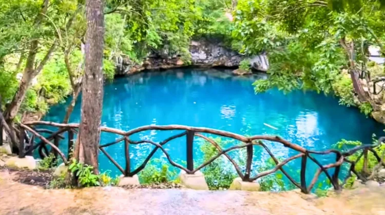 Danau Moko di Muna Tawarkan Panorama Air Jernih