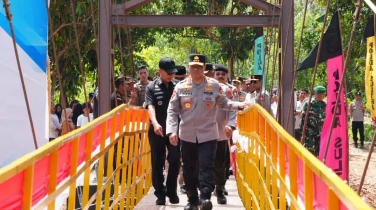 Wakapolri Resmikan Jembatan Dhira Brata di Sulawesi Tenggara