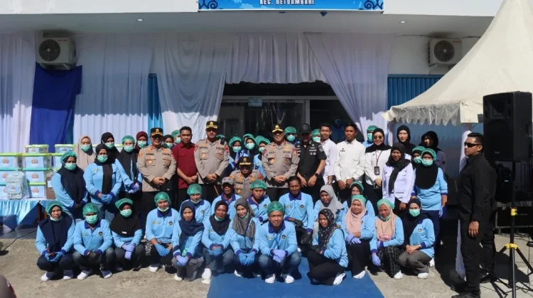 Wakapolri Tinjau Satuan Pelayanan Pemenuhan Gizi di Baubau