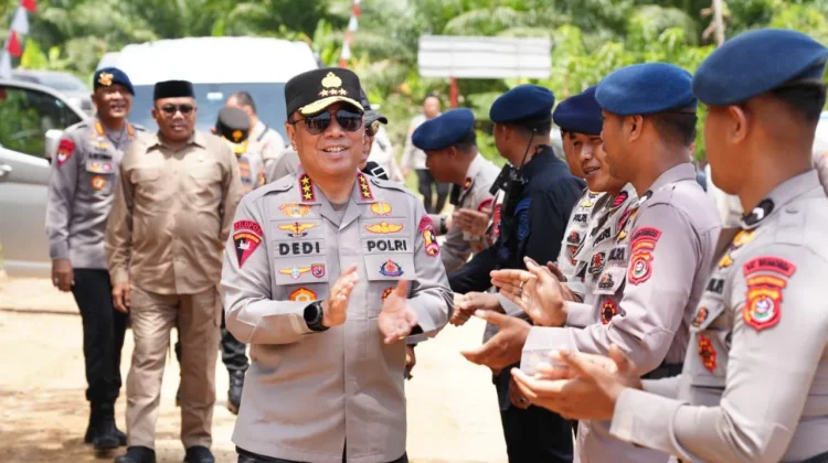 Wakapolri Resmikan Perumahan Bagi Anggota dan Masyarakat di Sultra