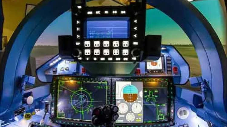 Warga Kendari Bisa Coba Simulator Pesawat TNI AU di Pameran HUT Sultra ke-62