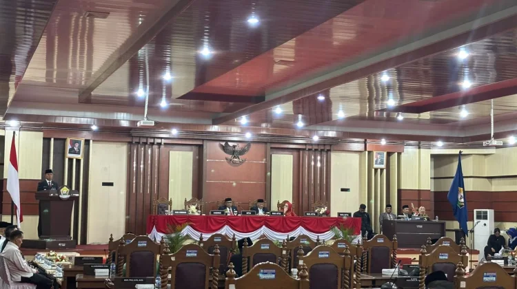 Wakil Wali Kota Kendari Hadiri Rapat Paripurna DPRD HUT ke-62 Sultra