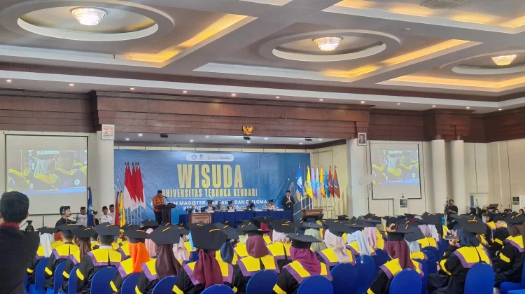 Wisuda Universitas Terbuka Kendari Cetak 242 Lulusan, Siap Berkontribusi