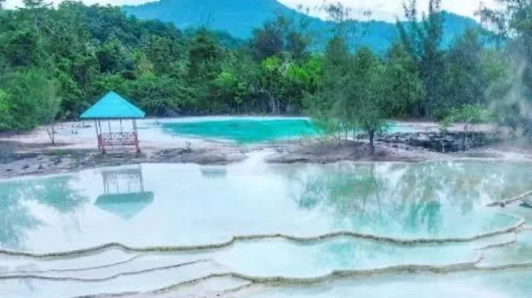 Eksotisme Air Panas Wawolesea, Keajaiban Alam Pesisir Konawe Utara