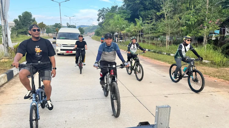 Semarak Hari KI Sedunia 2026, Kanwil Kemenkum Sultra Gelar Gerakan Bersepeda Sehat