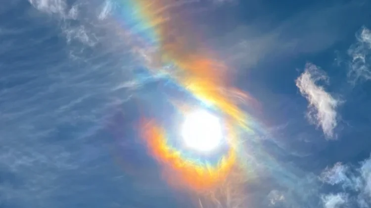 Fenomena Fire Rainbow, Pelangi Api Memukau Langit