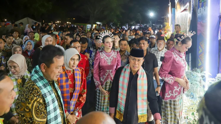 Gubernur Sultra dan KASAU Tinjau Stan Pameran HUT Sultra ke-62