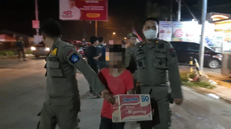 Pemkot Kendari Razia Anjal dan Manusia Silver dikawasan Padat Lalulintas