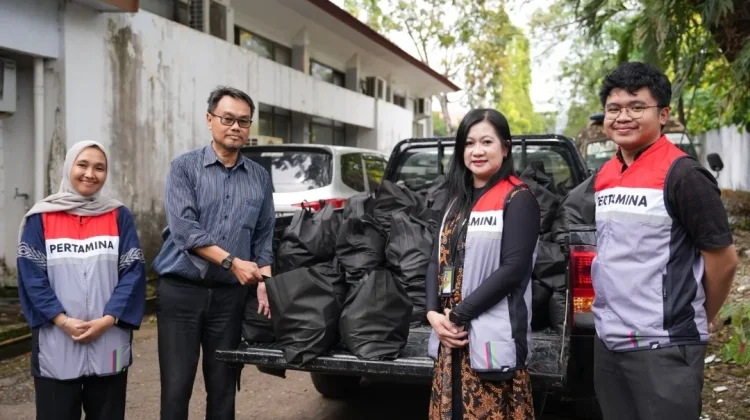 Pertamina Sulawesi Salurkan Bantuan Paket Sembako jelang May Day 2026