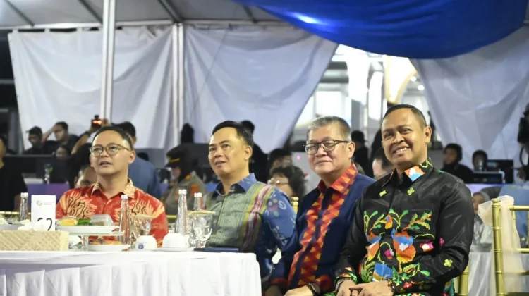 Hadiri Malam Ramah Tamah HUT ke-195 Kota Kendari Bersama Delegasi Internasional