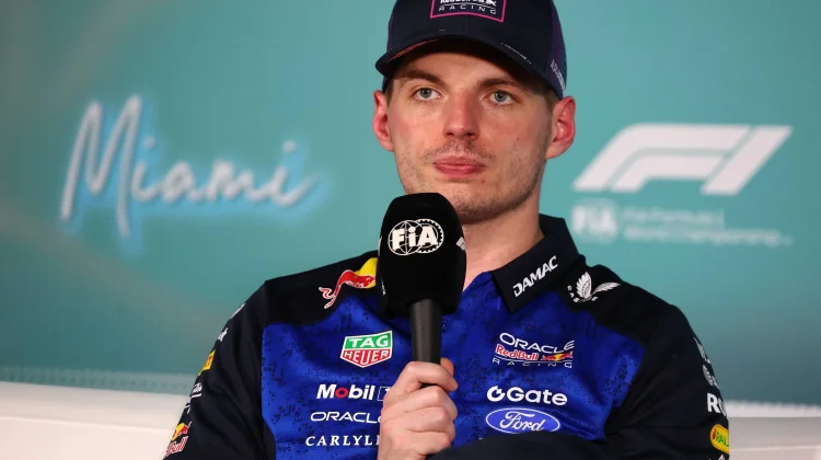 Verstappen Kena Penalti 5 Detik usai Langgar Pit Exit Miami 2026 F1 GP