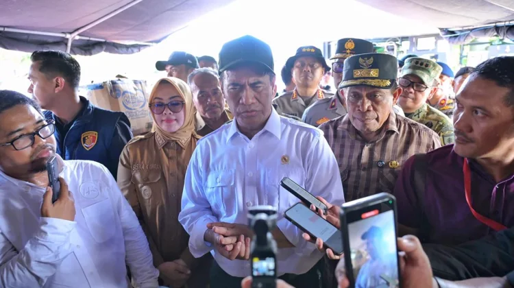 Menteri Pertanian RI Tinjau Wilayah Banjir di Kota Kendari