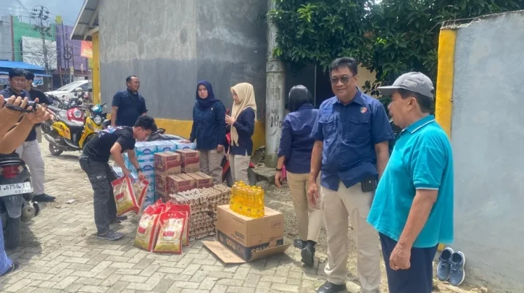 Ditresnarkoba Polda Sultra Salurkan Sembako untuk Personel dan Warga Korban Banj