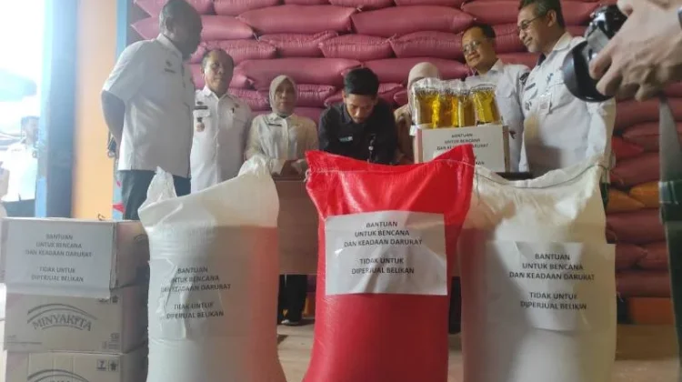 11 Ton Beras Siap Disalurkan untuk Warga Terdampak Banjir di Kendari