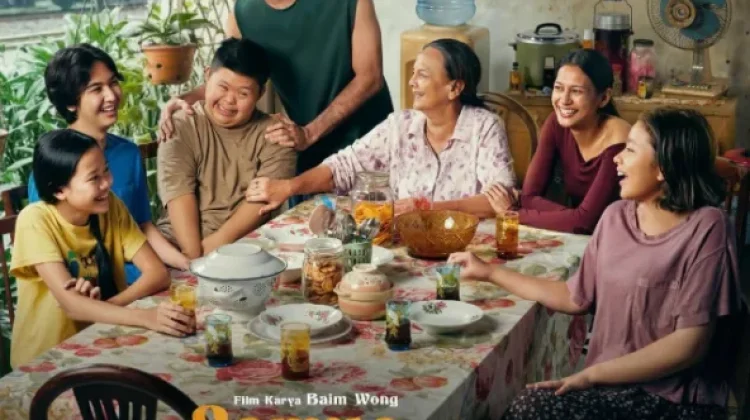 Film Semua Akan Baik-Baik Saja Angkat Luka dalam Keluarga