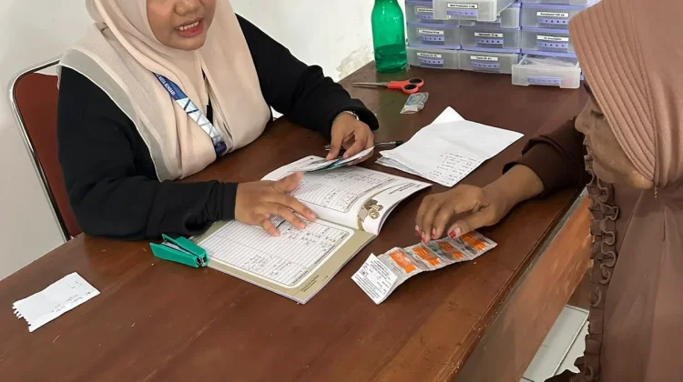 Apt. Putri Pajriani, S.Farm: Edukasi Kesehatan Harus Dimulai dari Apotek
