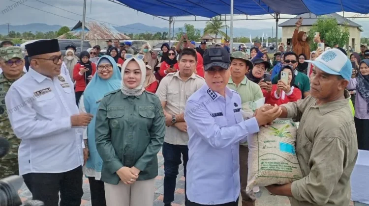Petani di Kendari dapat Bantuan Pascabanjir