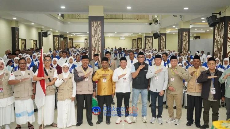 Wakil Bupati Kolaka Lepas Calon Jamaah Haji ke Tanah Suci