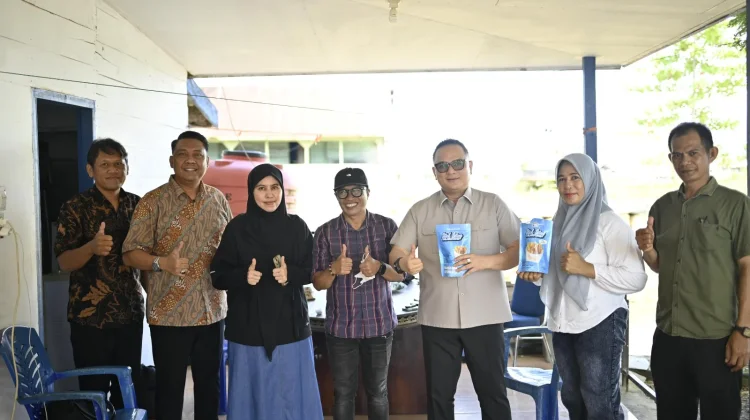 Kemenkum Sultra Dorong Pelaku UMKM Konkep Daftarkan Merek “Stik Sotong Kalabutang”