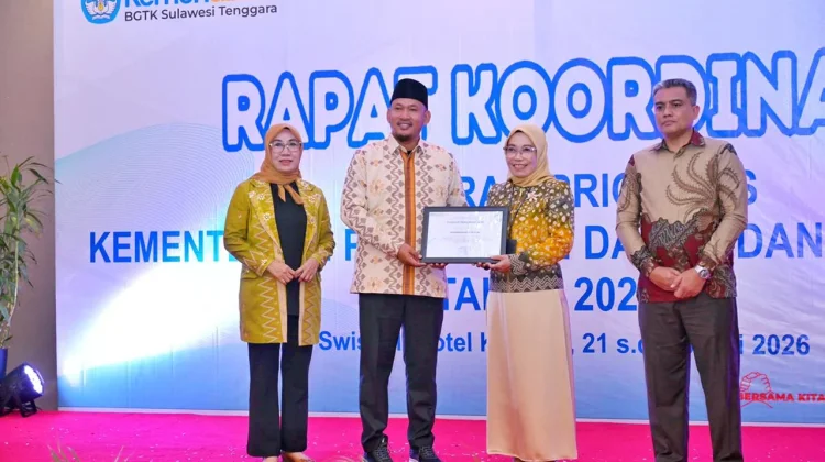 Sukses Selaraskan Program Pusat, Pemkot Kendari Raih Penghargaan BGTK Sultra