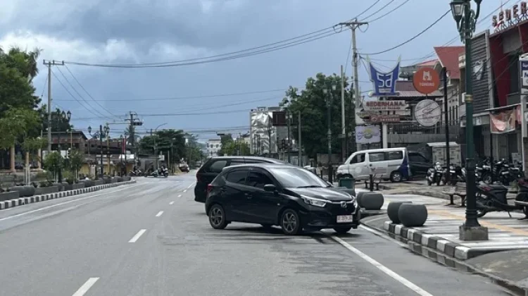 Dishub Kendari Berlakukan Tindakan Tegas untuk Kendaraan Parkir Liar