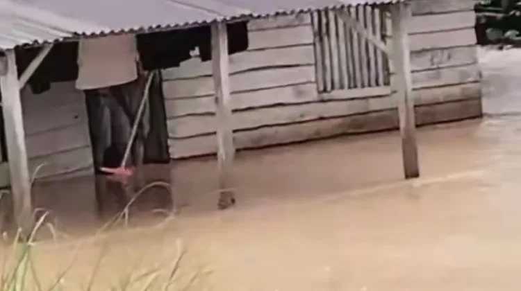 Hujan Deras, Jalan Anawai Kendari Kembali Banjir
