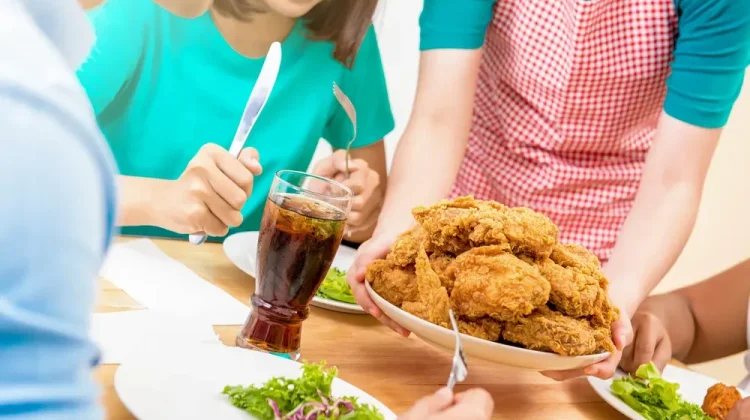 Benarkah Makan Gorengan Dapat Memicu Kenaikan Kadar Kolesterol?