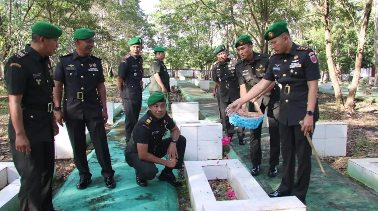 Ziarah dan Tabur Bunga Peringati HUT Kodam XIV/Hasanuddin ke-69