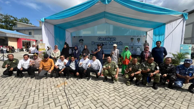 Wamendagri Serahkan Bantuan untuk Korban Banjir Kendari