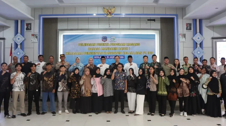 Bupati Kolaka Lepas 25 Peserta Batch 1 Program Pembelajaran Bahasa Mandarin