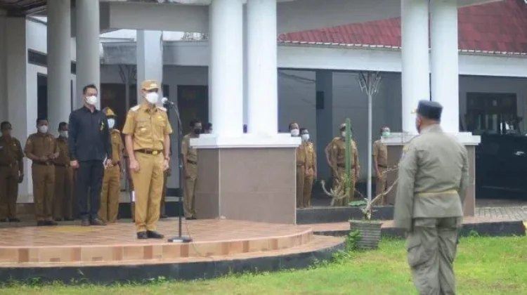 Bupati Wakatobi Tekankan Disiplin ASN Setiap Apel Senin